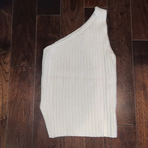 Wilfred | Tank - Picture 2 of 5